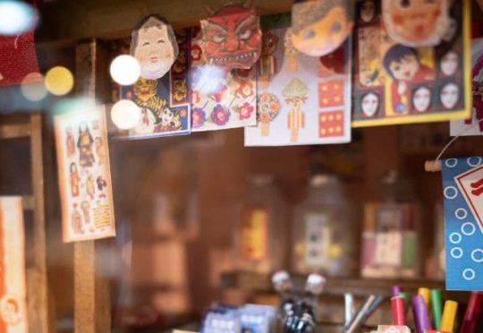 昭和レトロな「売れる売り場作り」特集｜買い物客を惹きつけるディスプレイのポイント8選